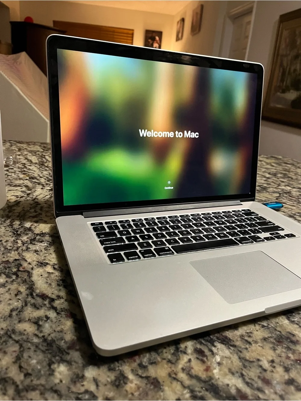 Apple MacBook Pro Silver 15-inch Core i7 16GB Somona